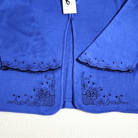 Requirements Blue Embroidered Blouse Top long sleeve Size-Med New with T… - Picture 7 of 11